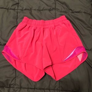 Lululemon Hotty Hot 4” Razzle